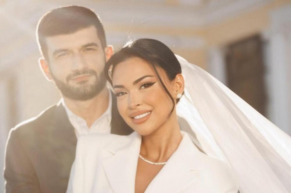 Razinin ke&ccedil;miş qaynanı ilə rəqsi g&uuml;ndəm oldu 