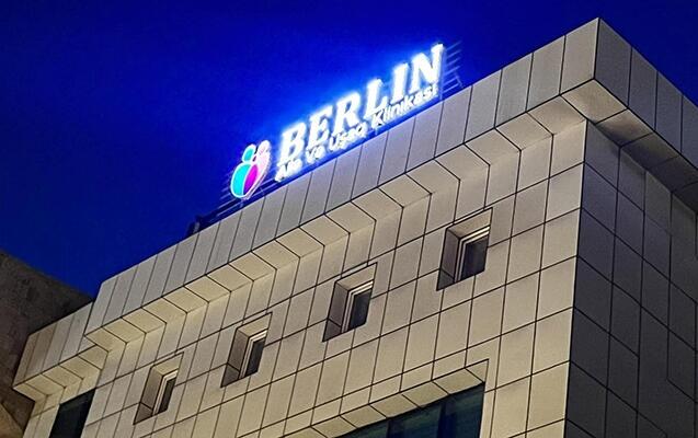"Berlin" klinikasında tibb təhsili olmayan şəxs xəstəni əməliyyat edib?