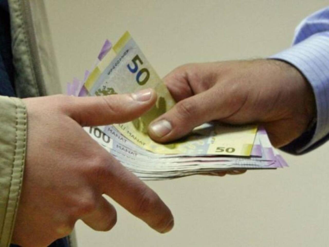 R&uuml;şvət alan bağ&ccedil;a m&uuml;diri işdən qovuldu