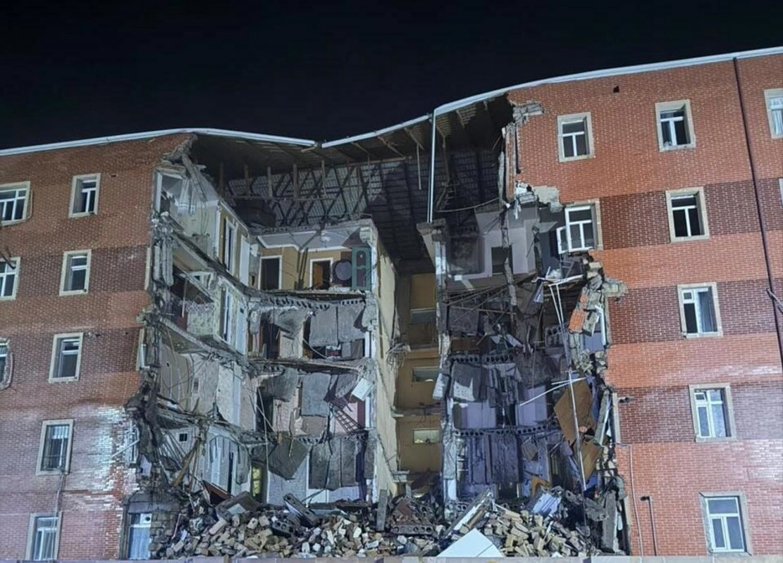 Goranboyda binanın u&ccedil;ma anı 