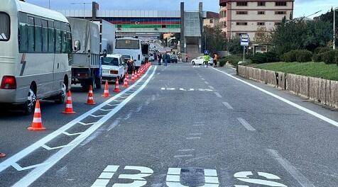 Avtobus zolağına girən s&uuml;r&uuml;c&uuml;lərin nəzərinə