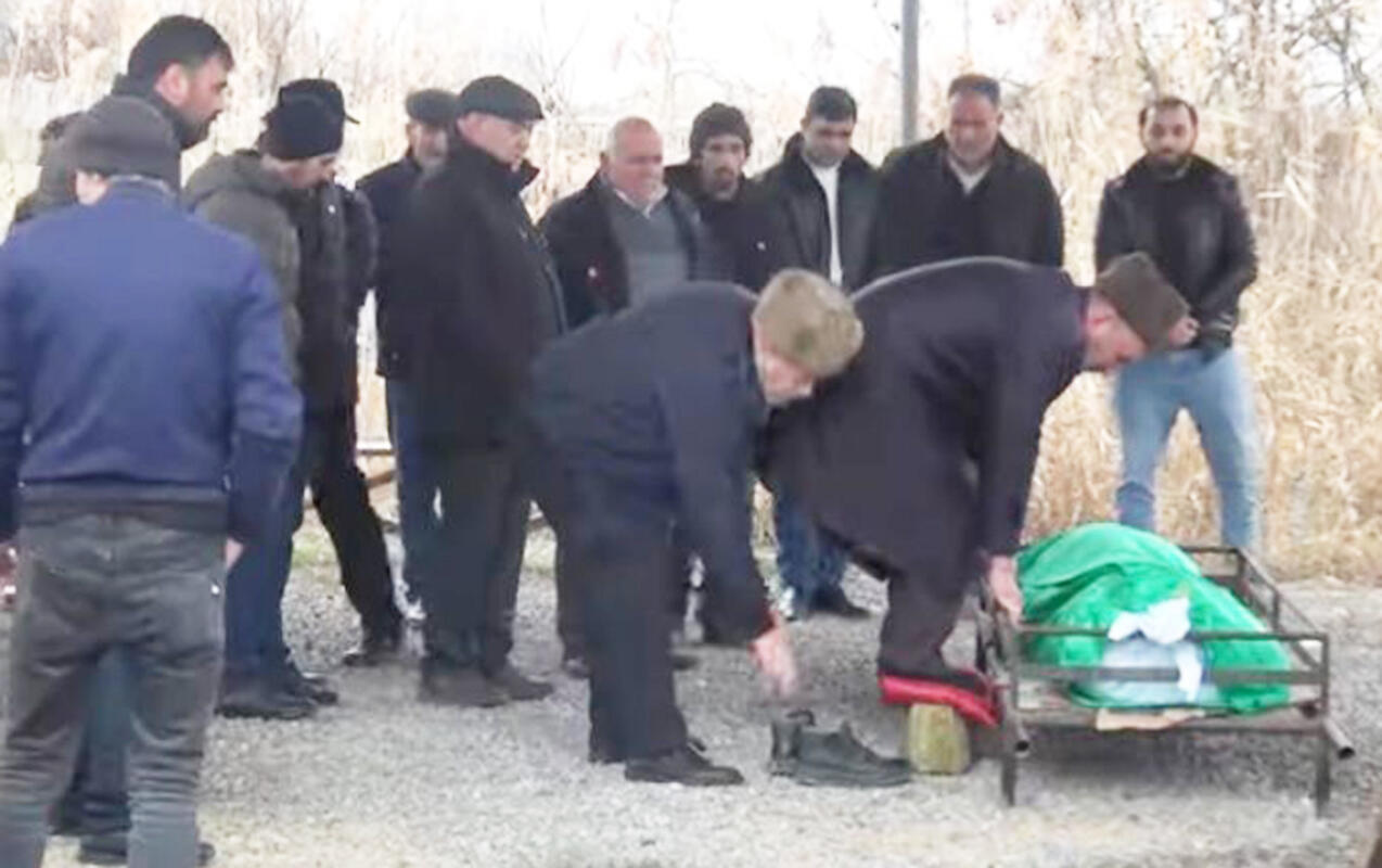 &ldquo;Oğlum hələ uşaq idi, meyiti yox etməli idik...&rdquo;  Tanınmış həkimin qızı 