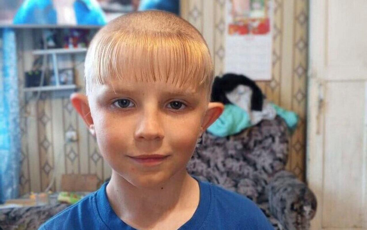 Rusiyada 2 g&uuml;n axtarılan uşaq evdə divanın altında tapıldı