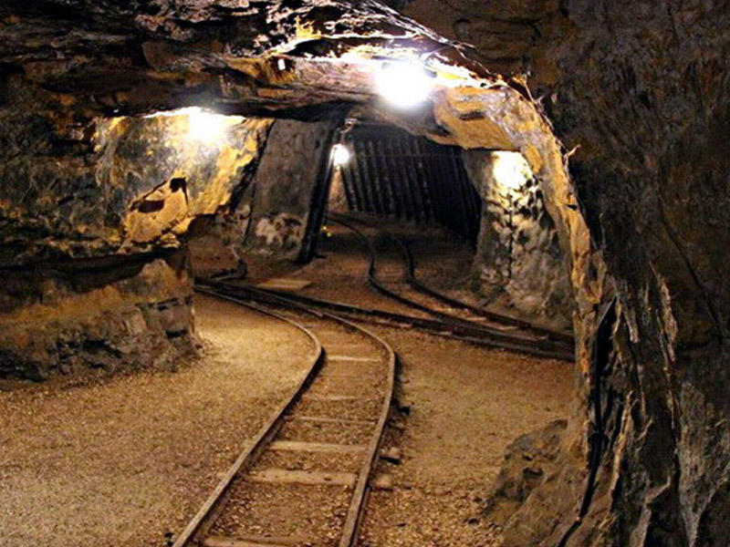 Rusiyada mədəndə uçqun  Ölən və yaralanan var