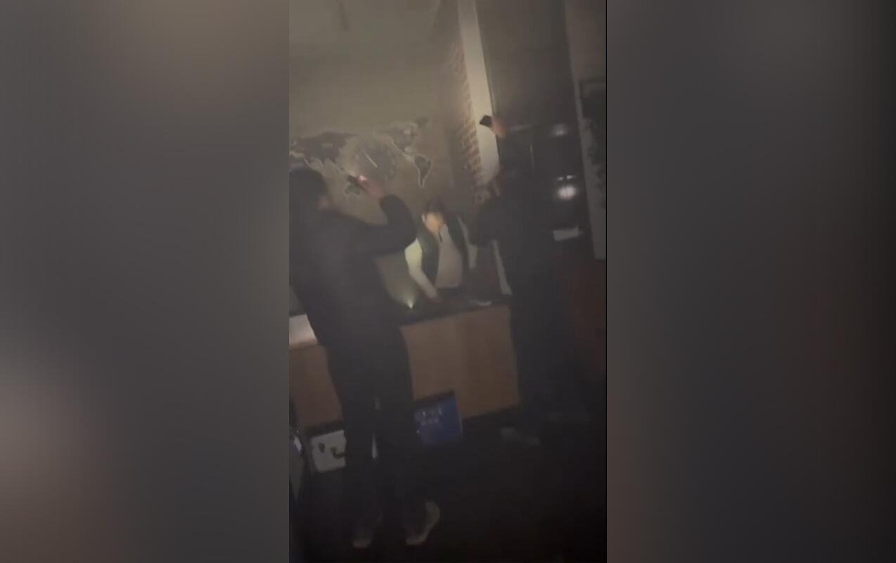 &ldquo;Yanğın zamanı bağlı olan qapı təxliyə &uuml;&ccedil;&uuml;n olmayıb&rdquo;  Rəsmi 