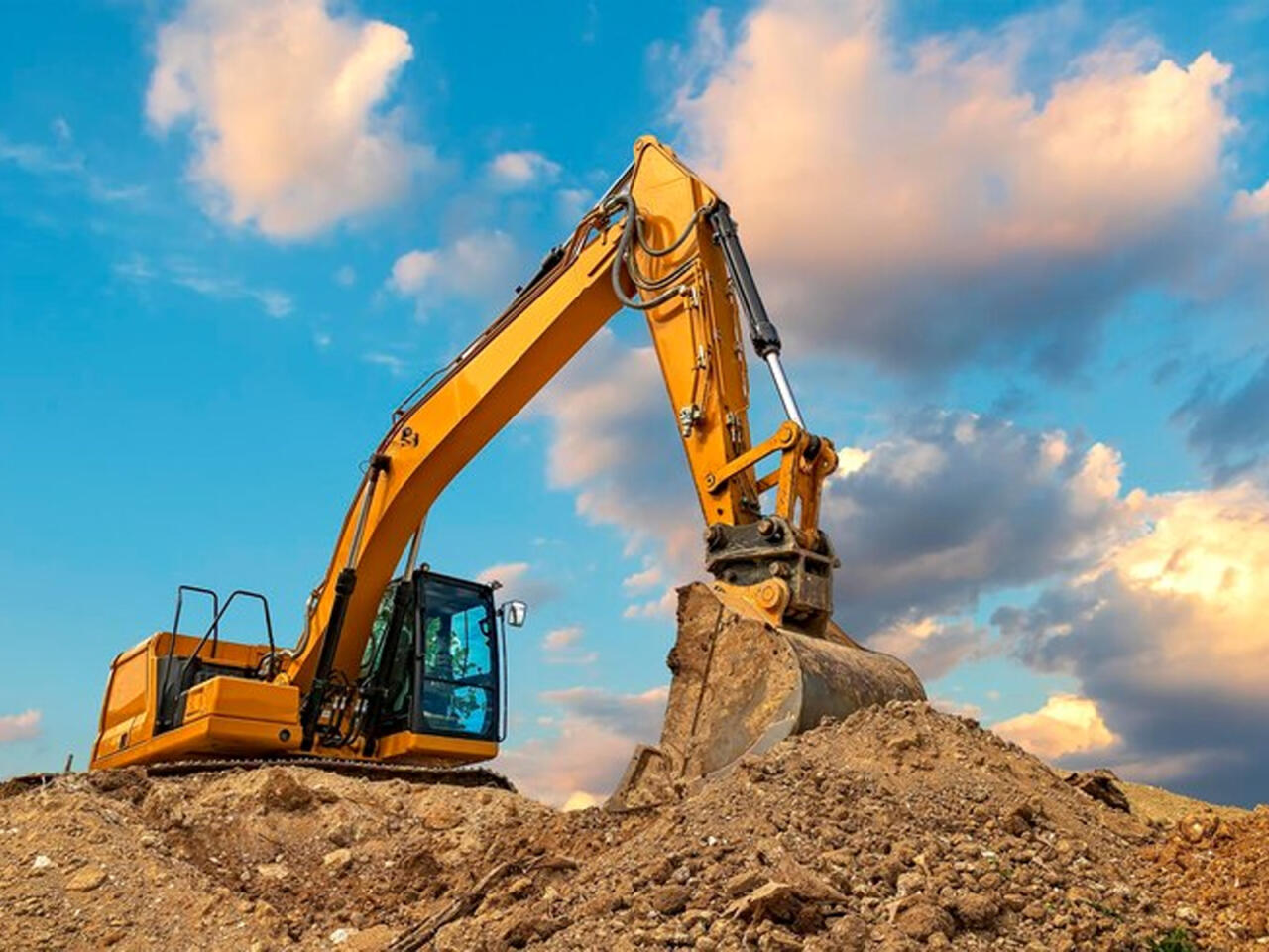 Paytaxtın bəzi mərkəzi k&uuml;&ccedil;ələrində s&ouml;k&uuml;nt&uuml; işlərinə başlanıldı