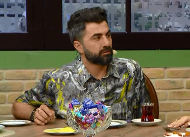 R&ouml;yalı Bakıya ilk gətirən Zaur olubmuş... 