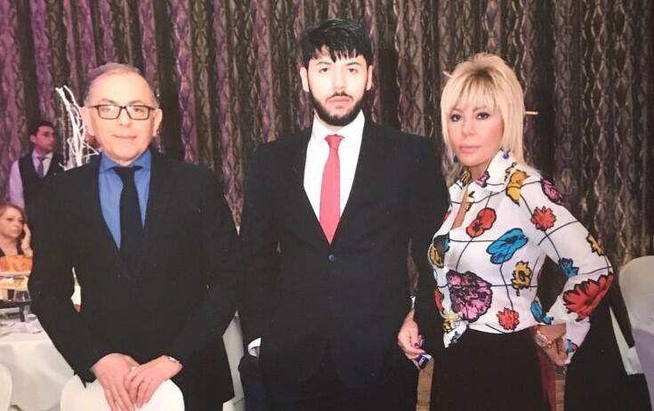 "Yoldaşıma deyirəm ki, nə sevinirsən, arvaduşağını atıb gedirsən"