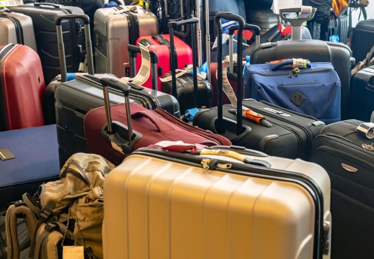 Aeroportda unudulan baqajlar ucuz qiymətə satılır?  A&Ccedil;IQLAMA