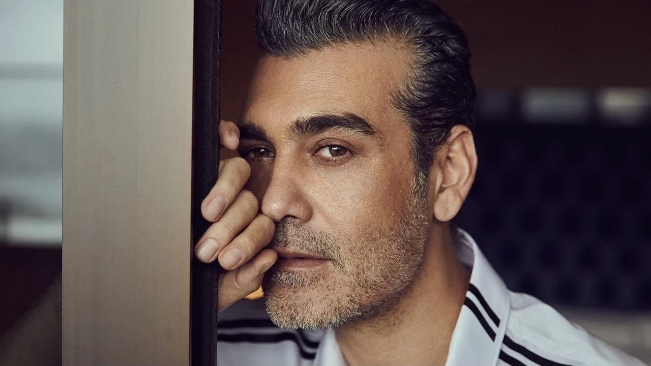 Saçlarını boyadıb, dişlərini düzəltdirdi, estetikli halı ilə tanınmaz halda