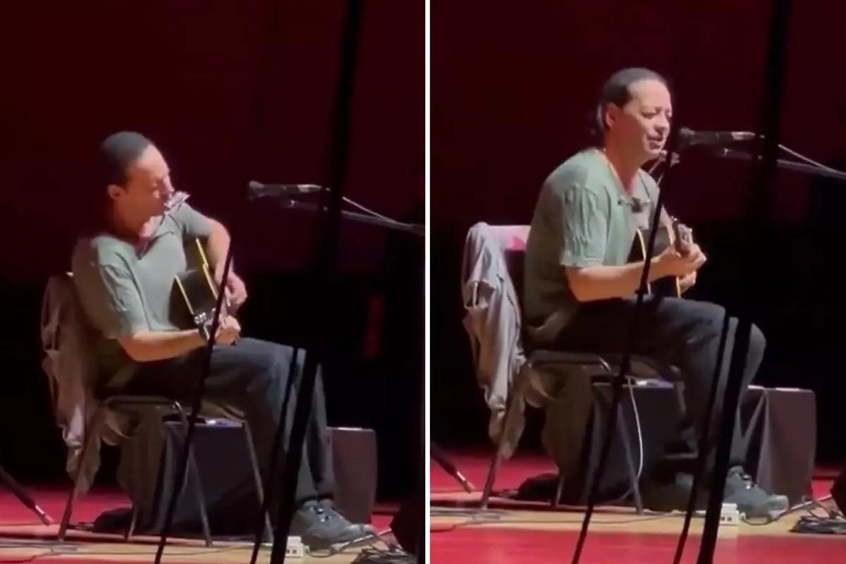 Universitetdə konsert verdi, oxuduğu mahnı səsk&uuml;yə səbəb oldu  VİDEO