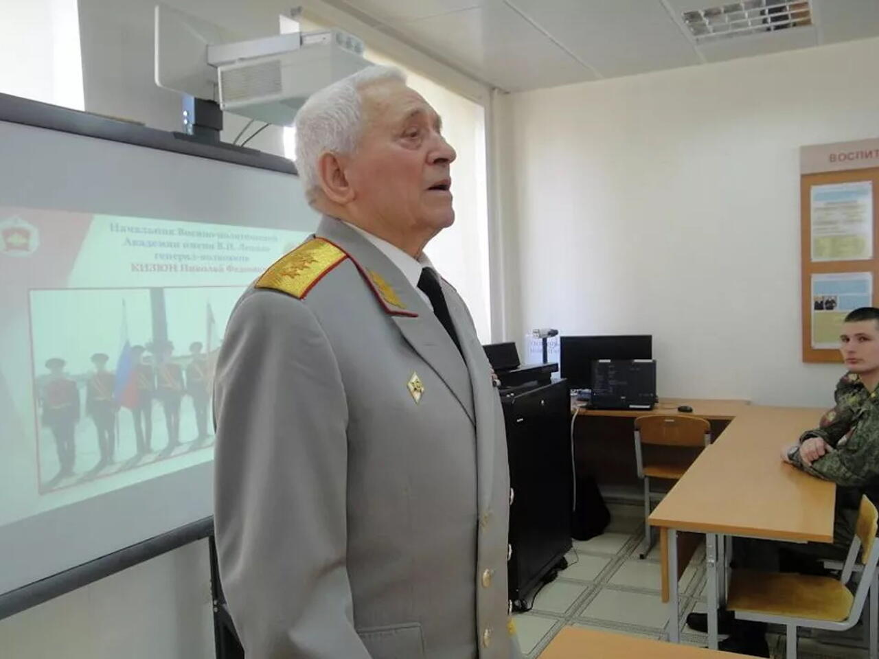 Məşhur rusiyalı general &ouml;ld&uuml;