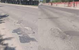 Bakıda yollarda yaranan &ccedil;uxurlar s&uuml;r&uuml;cələri ziyana salır  VİDEO