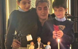 54 yaşını qeyd edir 