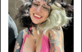 İlan dili, qara g&ouml;zlər və...   &ldquo;Vampir&rdquo; qızın ən &ccedil;ox bu nayihəsinə baxırlar 