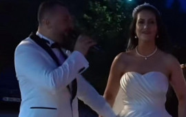 Toyunda həmin mahnını oxuduğuna g&ouml;rə məhkəməyə verildi  FOTO