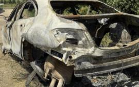 5 ilin &ldquo;Mercedes&rdquo;i yanıb k&uuml;l oldu, sahibi şikayət&ccedil;idir 