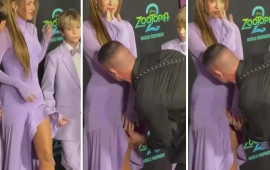 Şakira qırmızı xal&ccedil;ada &ouml;z&uuml;n&uuml; itirdi: Qəfil gəlib ətəyindən yapışdı 