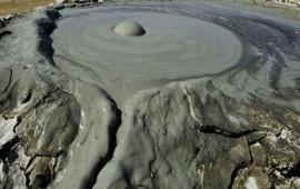 Bakıda bu vulkan 3 dəqiqədən bir püskürür  VİDEO