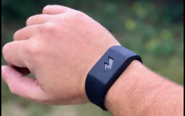 S&ouml;y&uuml;ş s&ouml;yəndə bədənə "tok" verən qolbaq hazırlandı