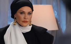 H&uuml;lya Avşarın serialındakı "donuz əti" səhnəsi m&uuml;zakirələrə səbəb oldu