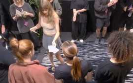 Komandasının hər &uuml;zv&uuml;nə 100 min dollar bonus payladı 