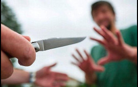 Qardaşını uşağının gözləri qarşısında öldürdü