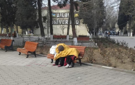 K&uuml;&ccedil;ədə yaşayan 12 yaşlı uşaq və anasının aqibəti necə olacaq?  RƏSMİ A&Ccedil;IQLAMA