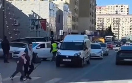 S&uuml;r&uuml;c&uuml;lər bu əraziyə işıqfor quraşdırılmasını tələb edir