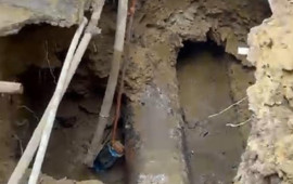 Həyətindəki qazıntıdan narazı olan sakinə cavab  &ldquo;O tikinti s&ouml;k&uuml;lməlidir&rdquo; 