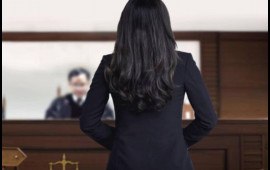 Azərbaycanda qadın ərinin sinif yoldaşına zəng etdiyinə g&ouml;rə d&ouml;y&uuml;ld&uuml;