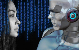 O, sizə birbaşa baxır  və d&uuml;ş&uuml;nd&uuml;y&uuml;n&uuml;zdən &ccedil;ox daha &ccedil;ox anlayır