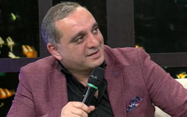 "Oğlumun yanında dəfn etdim"