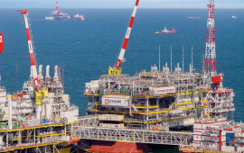 Rusiyanın Xəzərdəki neft platforması ilk dəfə VURULDU