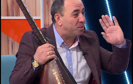 35 il sonra yaşadığı evə gəldi, g&ouml;z yaşı t&ouml;kd&uuml; 