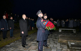 Azərbaycan və Slovakiya prezidentləri Bratislavada &ldquo;Azadlıq Qapısı&rdquo; abidəsini ziyarət ediblər 