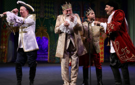 Gənc Tamaşa&ccedil;ılar Teatrında &ldquo;B&uuml;llur başmaq&rdquo; tamaşasının premyerası baş tutub  FOTO