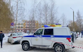 Rusiyada 8ci sinif şagirdi dərs zamanı atəş a&ccedil;dı  Yaralılar var