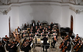 Filarmoniyanın səhnəsində musiqisevərlər &uuml;&ccedil;&uuml;n klassik konsert proqramı təqdim olundu &ndash;
