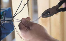 "Azərişıq" iş&ccedil;isini cərəyan vurub &ouml;ld&uuml;rd&uuml;