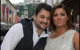 Xalq artistinin ke&ccedil;miş xanımı biznesini ləğv edir