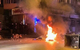 İranda polis idarəsinə basqın  &ouml;lən və yaralananlar var