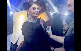 Şəbnəmin rəqs edərkən belindən qucaqlayan kişiyə reaksiyası G&Uuml;NDƏM OLDU 