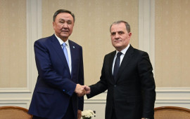 Ceyhun Bayramov TDT Baş katibi ilə İranın h&uuml;cumlarını m&uuml;zakirə edib 