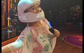 Əməkdar artist efirə kaska ilə &ccedil;ıxdı 