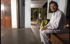 80 yaşı var, 60 ildir yatmır 