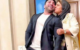 Kamil Zeynallı anası və qızı ilə 