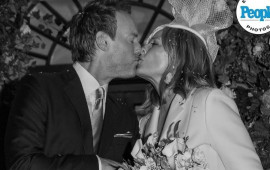 Məşhur aktrisa &ouml;z&uuml;ndən 14 yaş ki&ccedil;ik şəxsə ƏRƏ GETDİ: