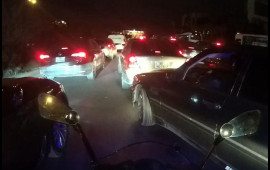 Bakıda bu yolda piyadalar maşınlardan "bərk" gedir