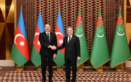 Prezident İlham Əliyevin Türkmənistan Xalq Məsləhətinin sədri ilə təkbətək görüşü olub  FOTO
